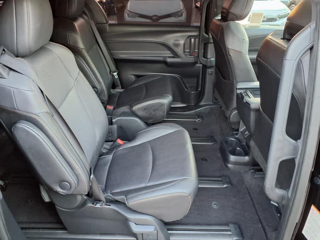 Thumbnail: 2024 Toyota Sienna - 13