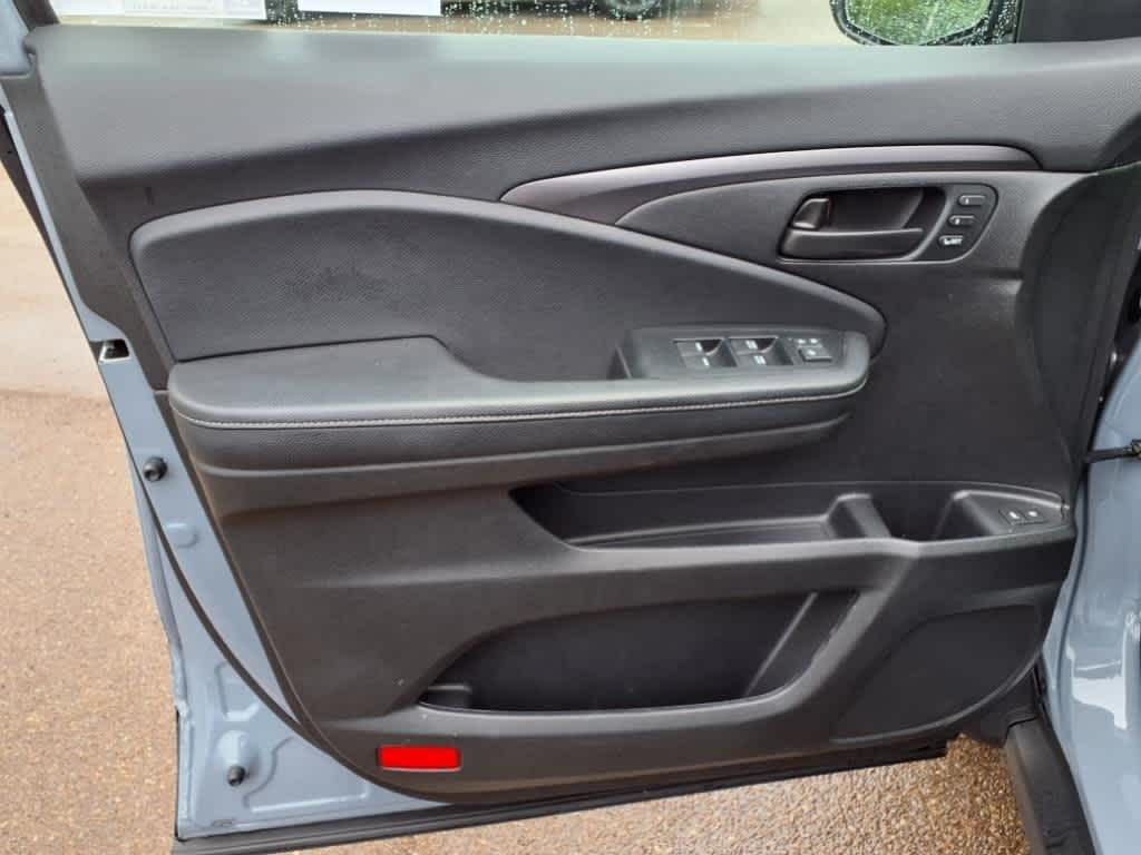 Thumbnail: 2022 Honda Passport - 13