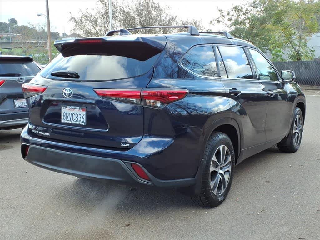 Thumbnail: 2020 Toyota Highlander - 4