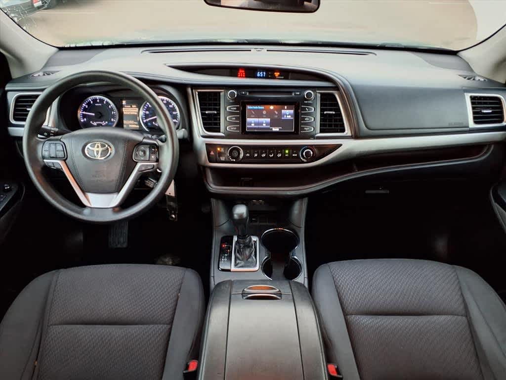 Thumbnail: 2019 Toyota Highlander - 12