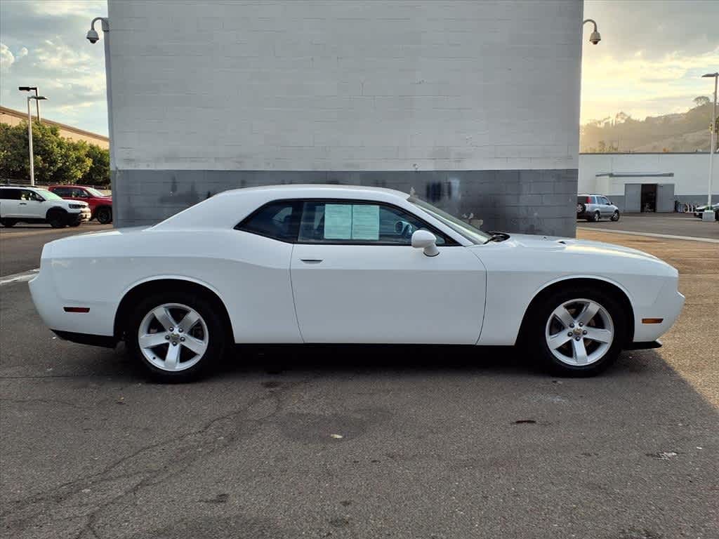 2013 Dodge Challenger SXT photo 4