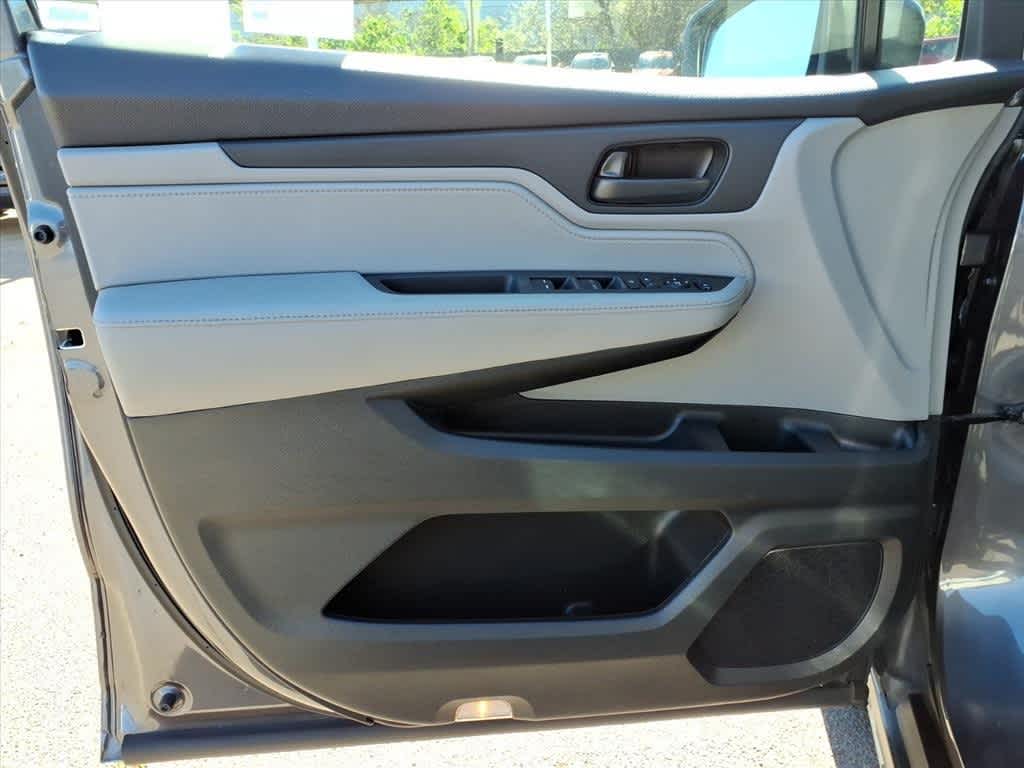 Thumbnail: 2018 Honda Odyssey - 13