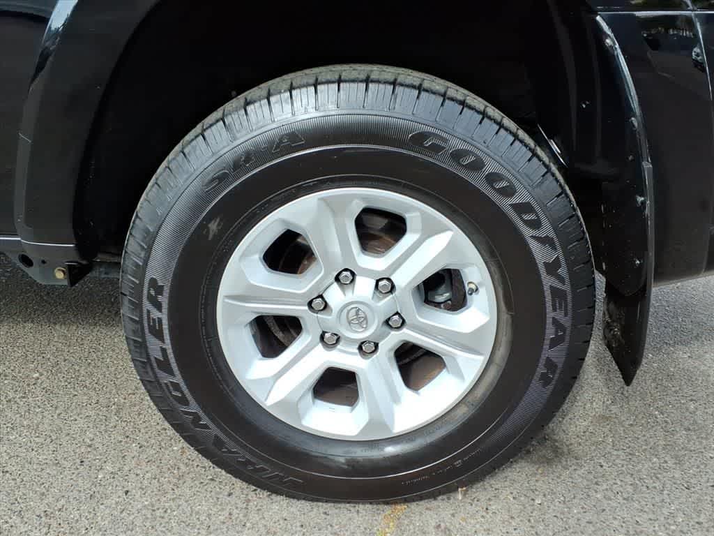 Thumbnail: 2014 Toyota 4Runner - 8