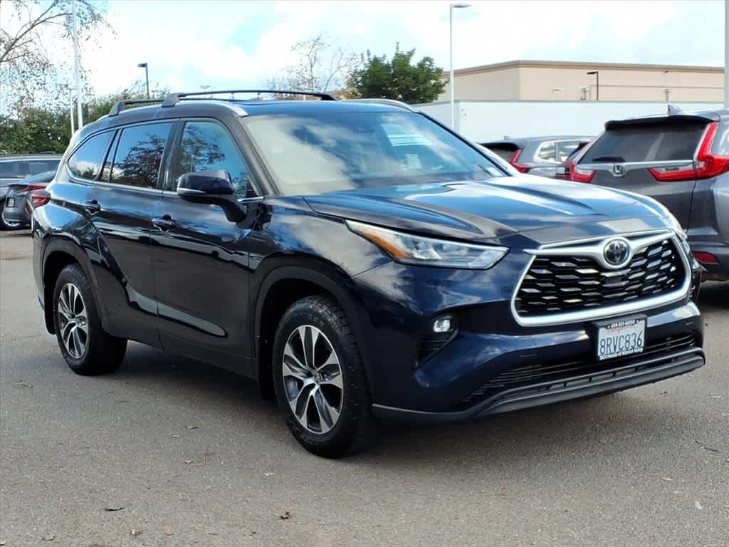 Thumbnail: 2020 Toyota Highlander - 3