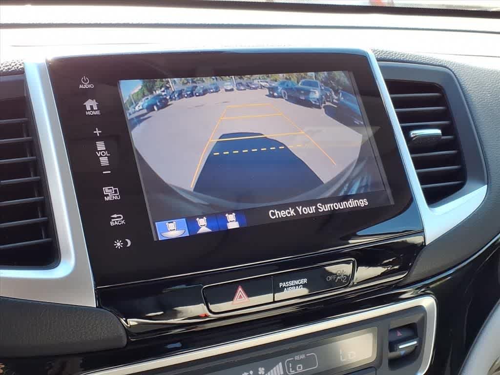 Thumbnail: 2017 Honda Pilot - 15