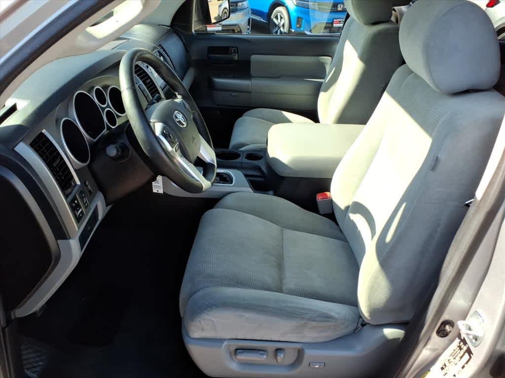 Thumbnail: 2016 Toyota Sequoia - 17