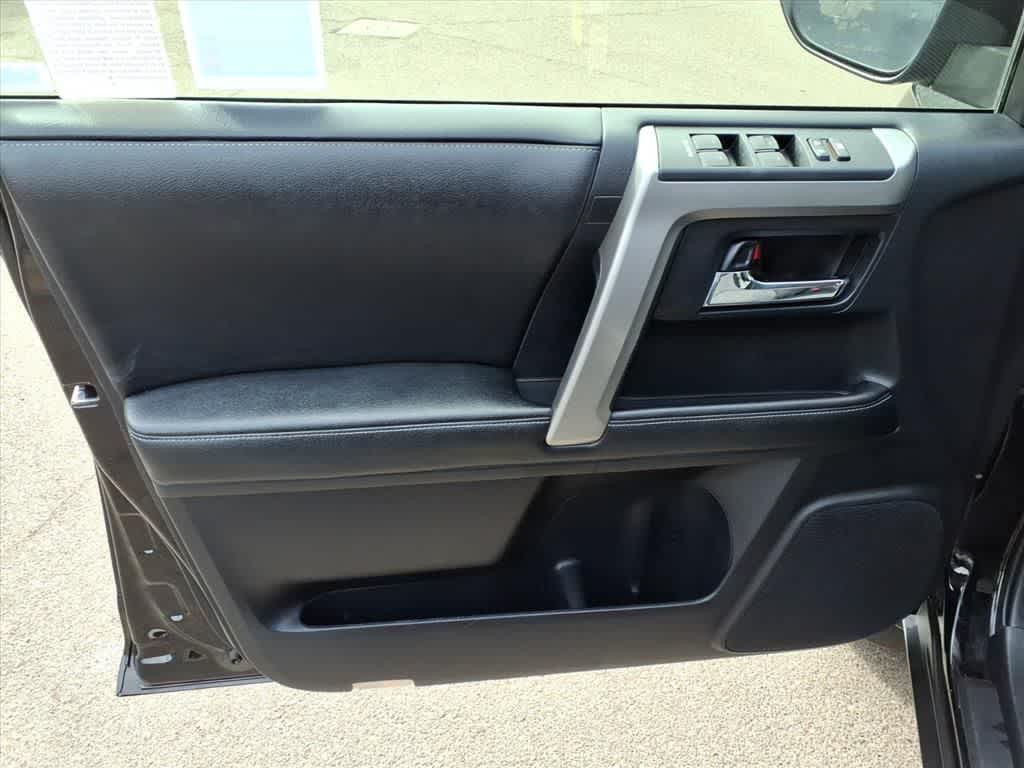 Thumbnail: 2014 Toyota 4Runner - 14