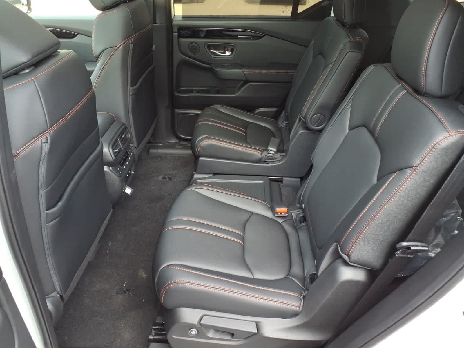 Thumbnail: 2026 Honda Pilot - 9