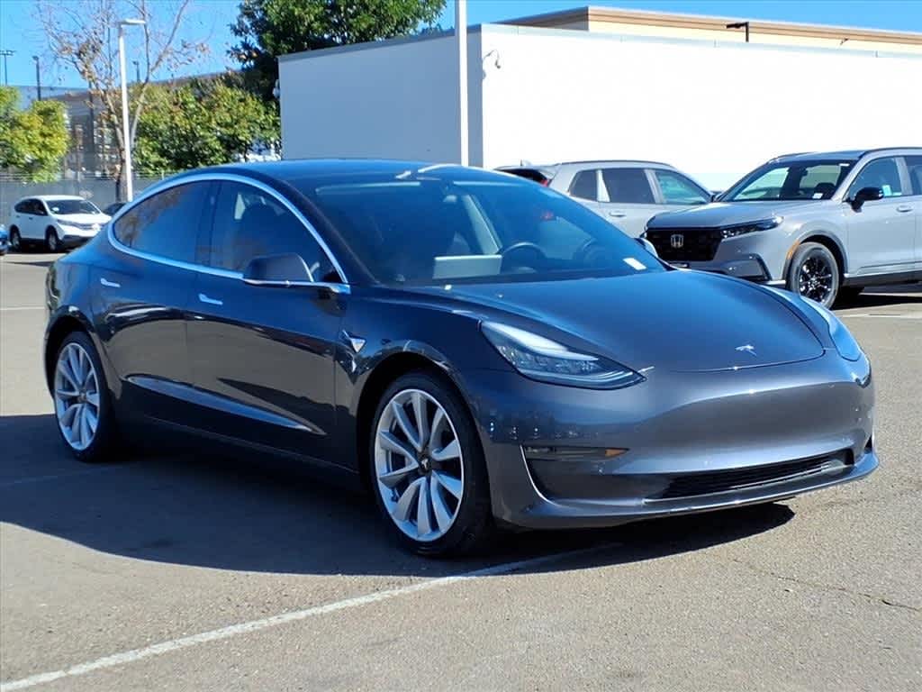 Thumbnail: 2018 Tesla Model 3 - 4