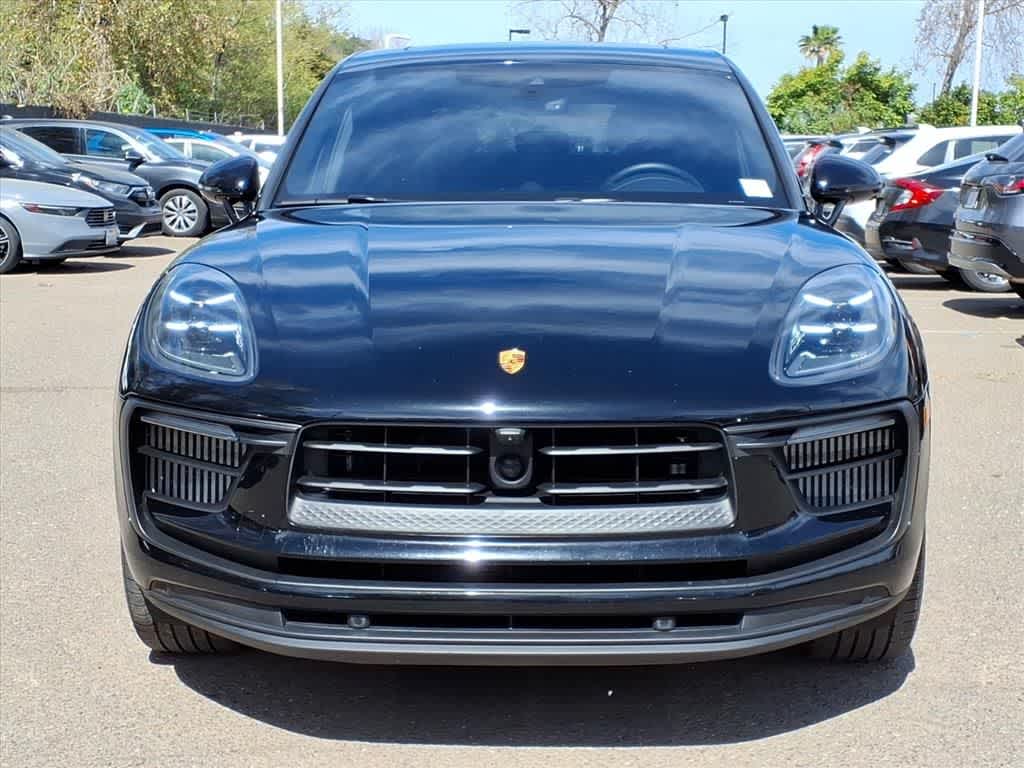 Thumbnail: 2022 Porsche Macan - 2