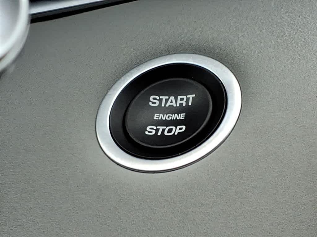 Thumbnail: 2020 Land Rover Range Rover Evoque - 24