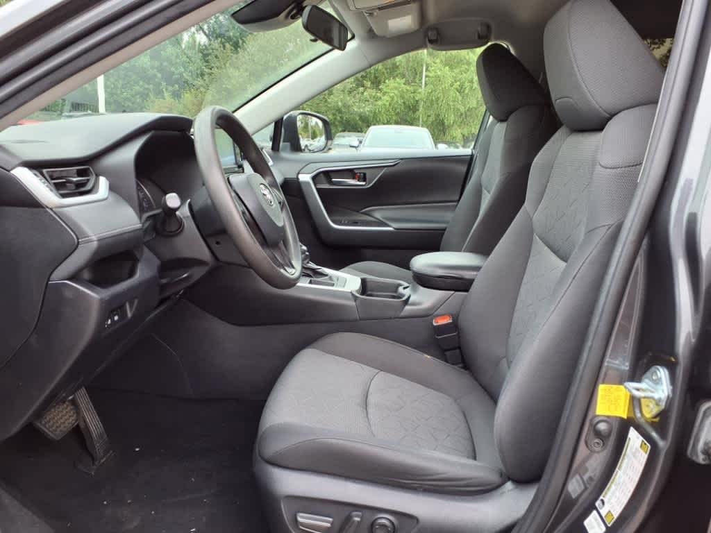 Thumbnail: 2021 Toyota RAV4 - 15