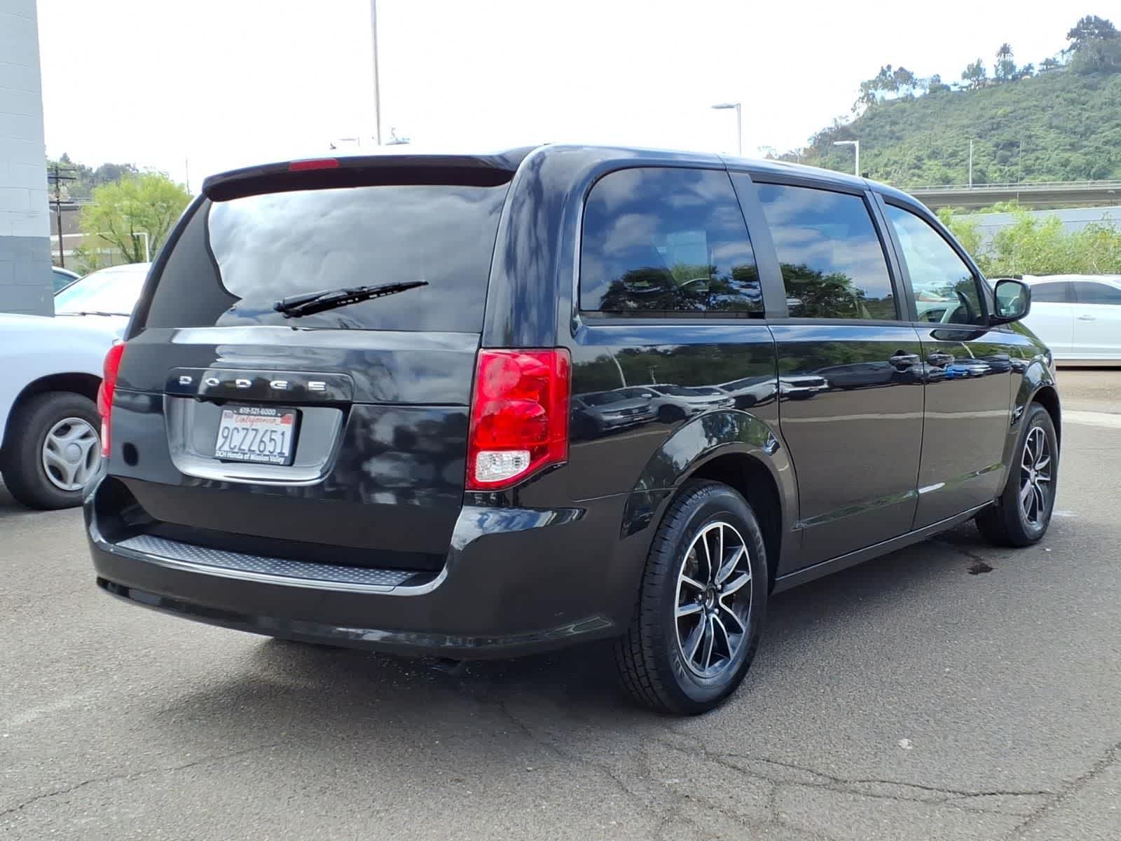 Thumbnail: 2019 Dodge Grand Caravan - 4