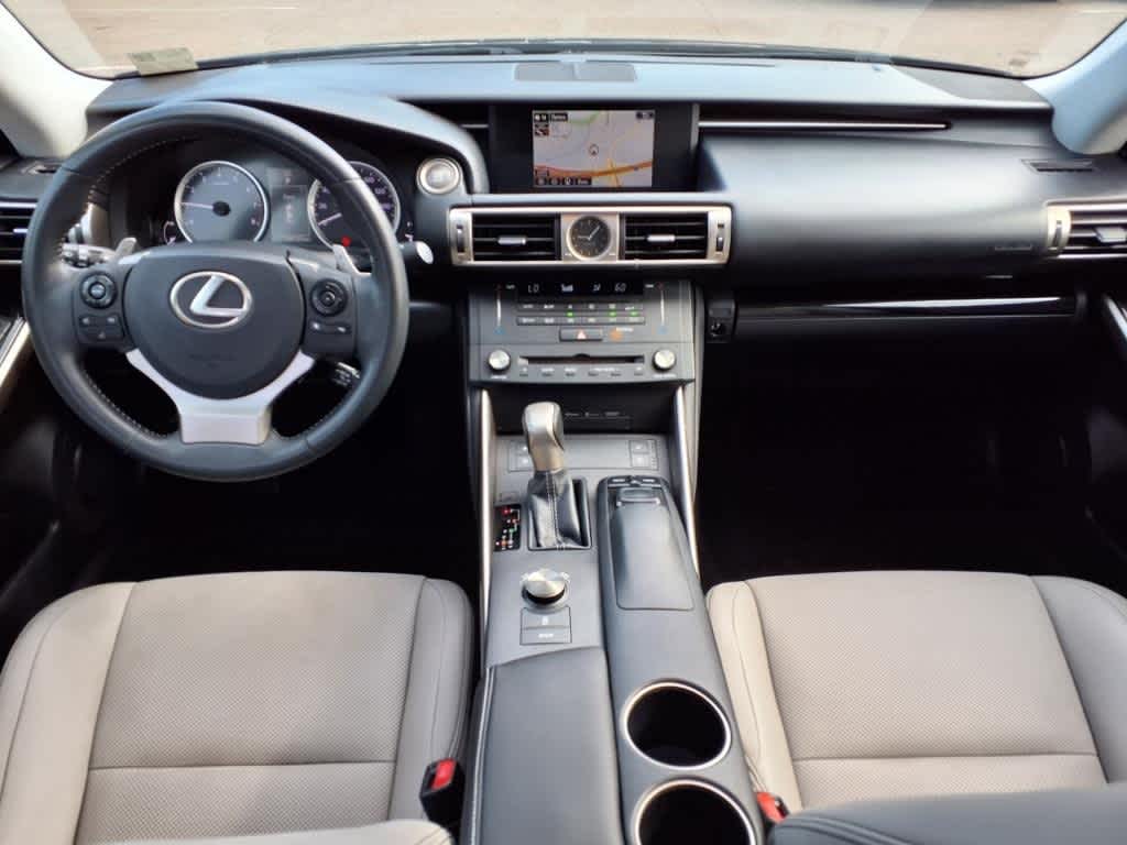 Thumbnail: 2015 Lexus IS - 10