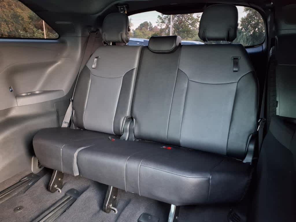 Thumbnail: 2024 Toyota Sienna - 10