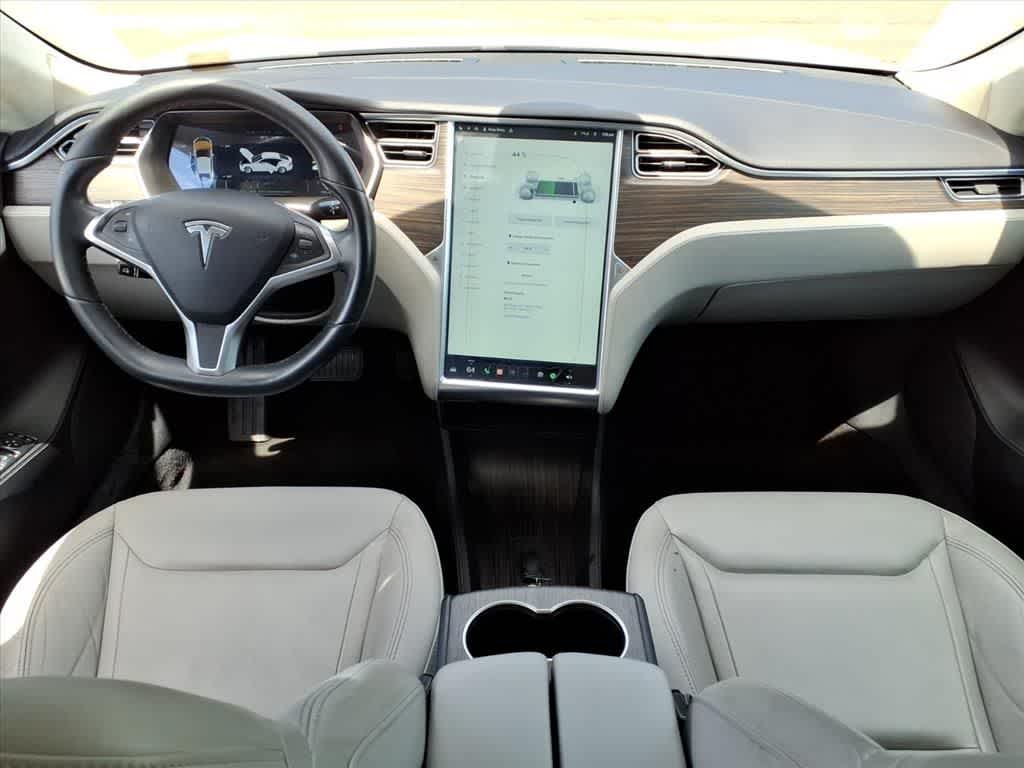 Thumbnail: 2015 Tesla Model S - 11