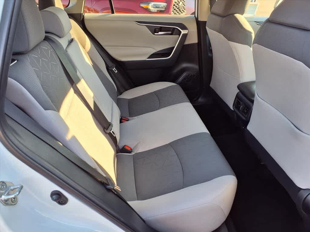 Thumbnail: 2020 Toyota RAV4 - 12