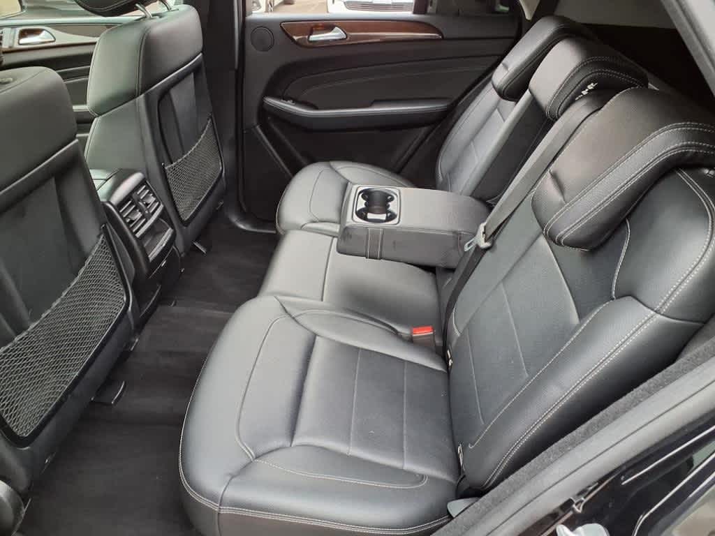 Thumbnail: 2015 Mercedes-Benz M-Class - 9