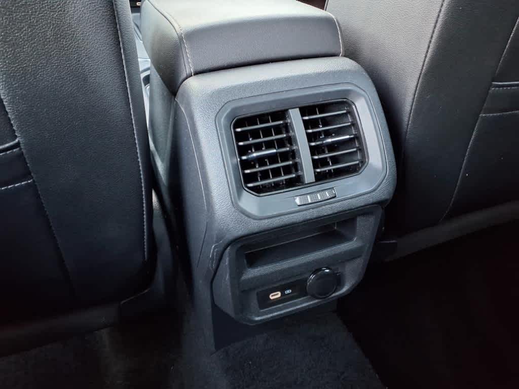 Thumbnail: 2022 Volkswagen Tiguan - 12