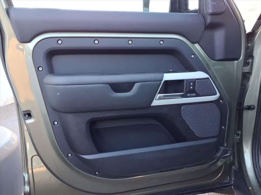 Thumbnail: 2020 Land Rover Defender - 13