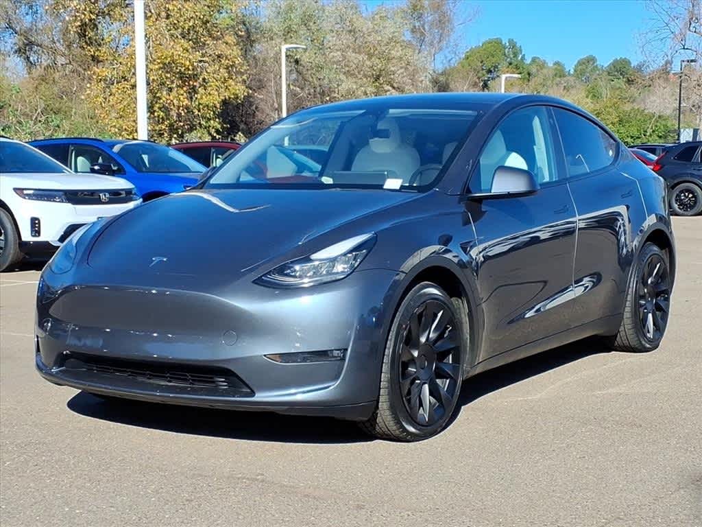 2023 Tesla Model Y Long Range's photo