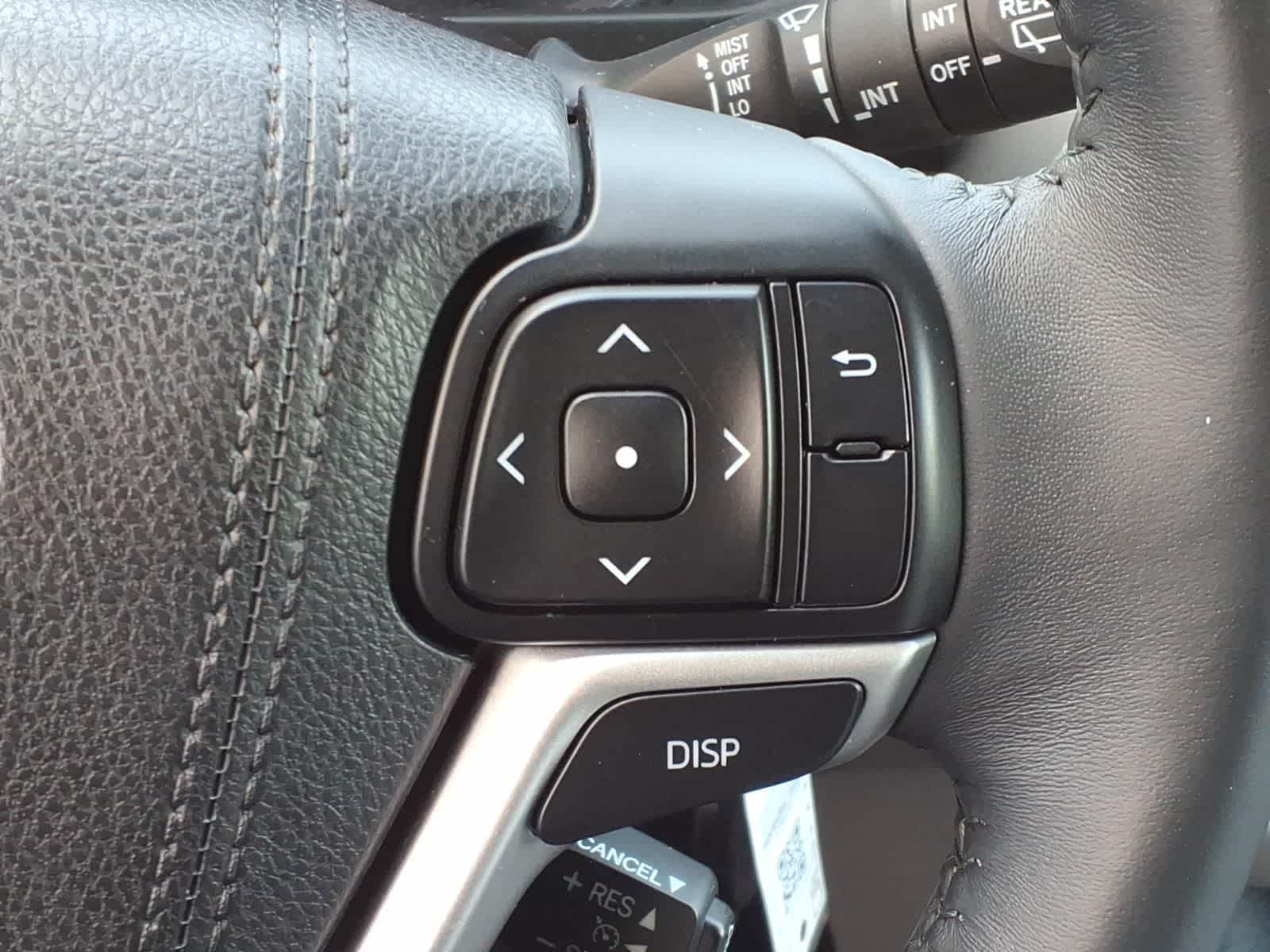 Thumbnail: 2016 Toyota Highlander - 19