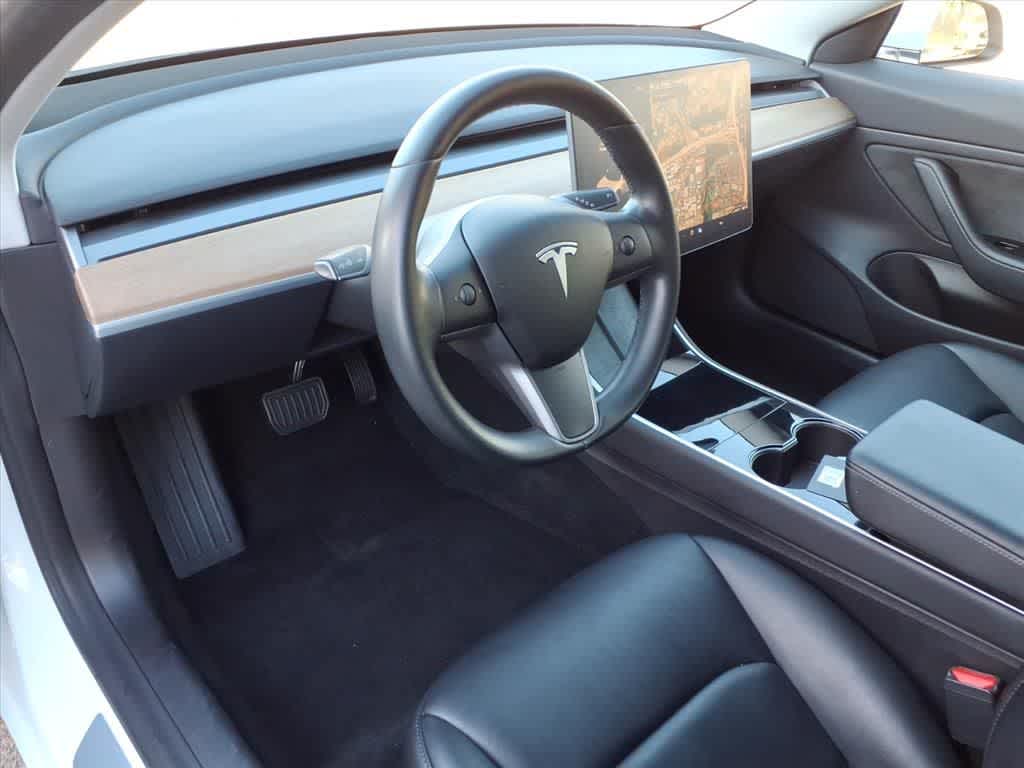 Thumbnail: 2019 Tesla Model 3 - 17