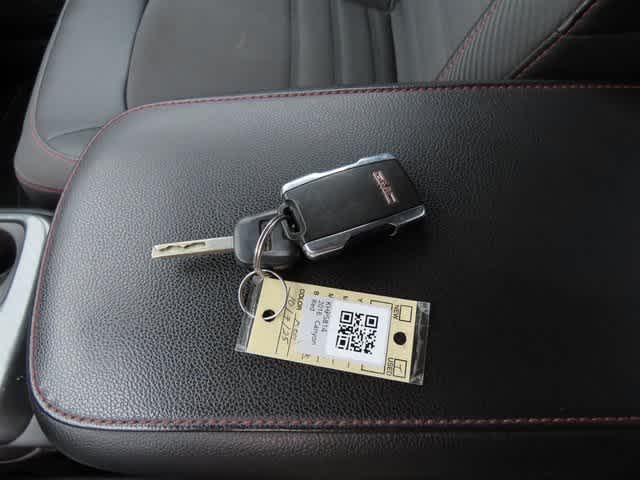 Thumbnail: 2016 GMC Canyon - 24