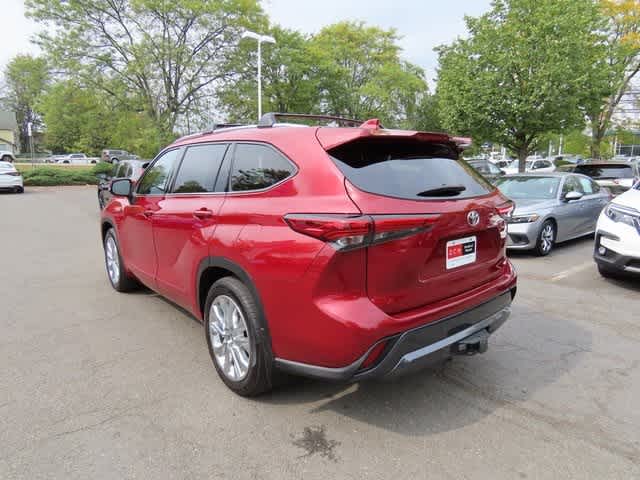 Thumbnail: 2021 Toyota Highlander - 4