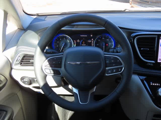 Thumbnail: 2024 Chrysler Pacifica - 19