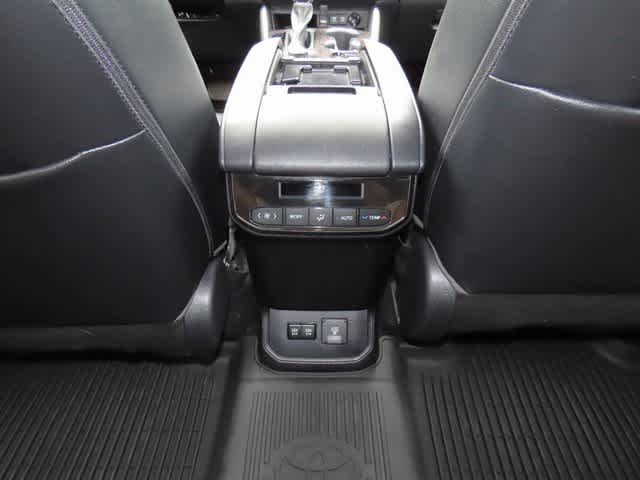 Thumbnail: 2021 Toyota Highlander - 25