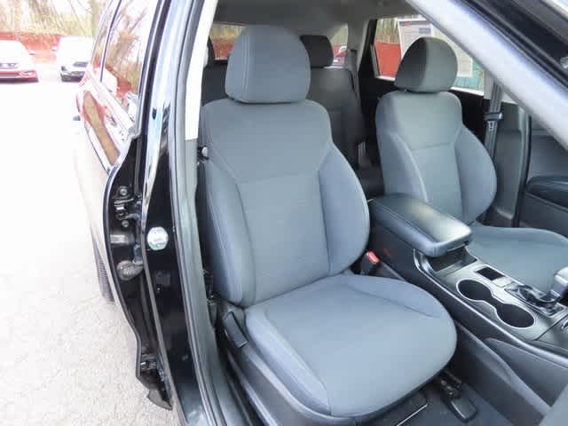 Thumbnail: 2019 Kia Sorento - 18