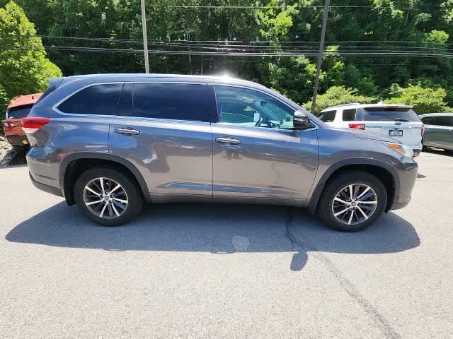 2017 Toyota Highlander XLE -
                Nanuet, NY