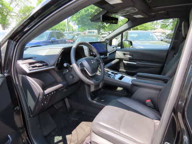Thumbnail: 2025 Toyota Sienna - 2