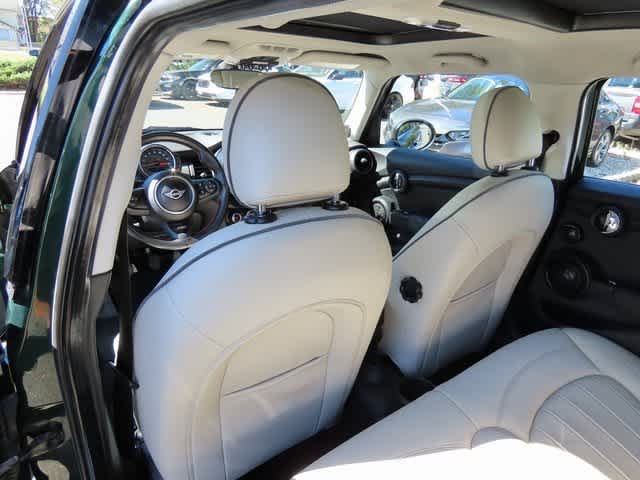 Thumbnail: 2019 MINI Cooper Hardtop - 14