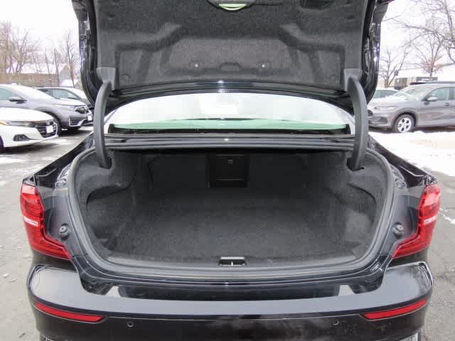 Thumbnail: 2024 Volvo S60 - 10