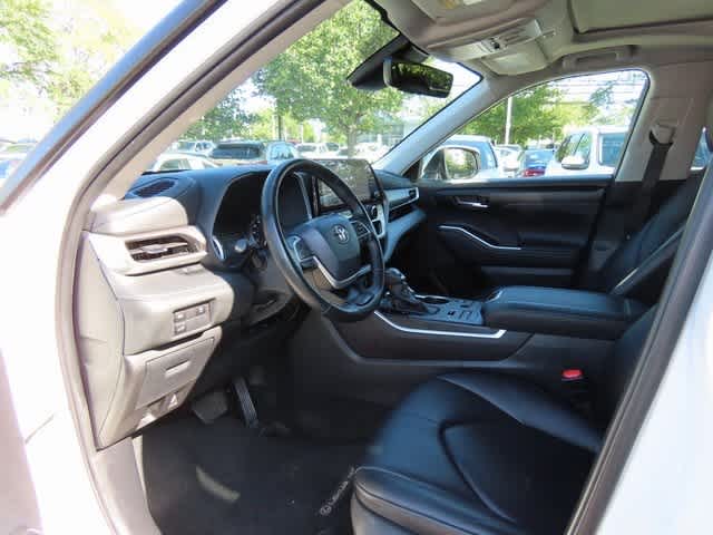 Thumbnail: 2024 Toyota Highlander - 2