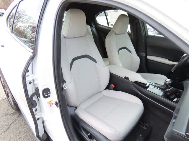 Thumbnail: 2019 Lexus UX - 15