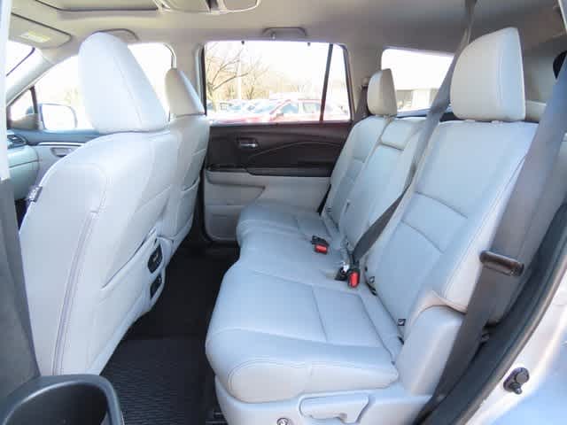 Thumbnail: 2019 Honda Pilot - 14