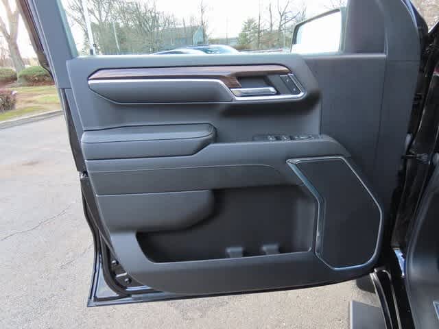 Thumbnail: 2023 Chevrolet Silverado 1500 - 17