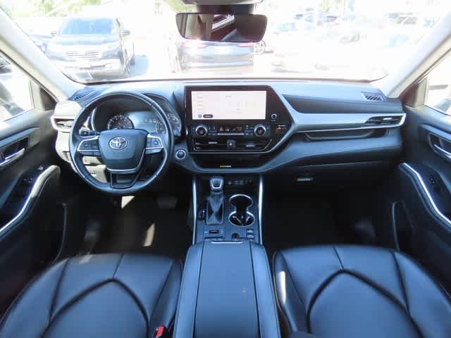 Thumbnail: 2024 Toyota Highlander - 19