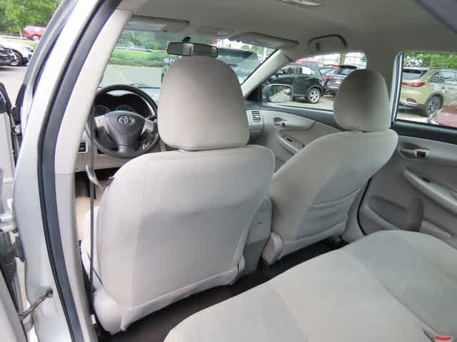 Thumbnail: 2013 Toyota Corolla - 15
