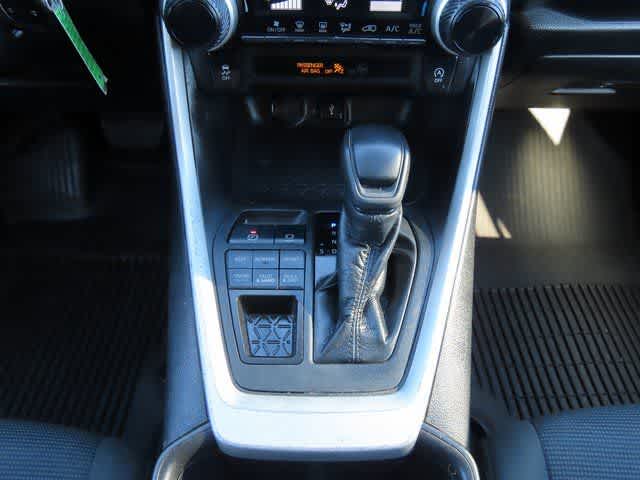 Thumbnail: 2022 Toyota RAV4 - 20