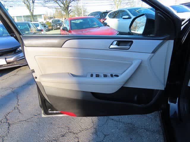 Thumbnail: 2019 Hyundai Sonata - 17