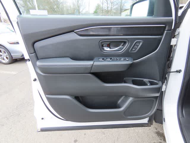 Thumbnail: 2023 Honda Pilot - 19