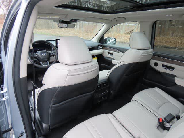 Thumbnail: 2026 Honda Pilot - 17