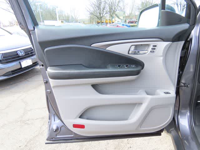 Thumbnail: 2019 Honda Pilot - 18