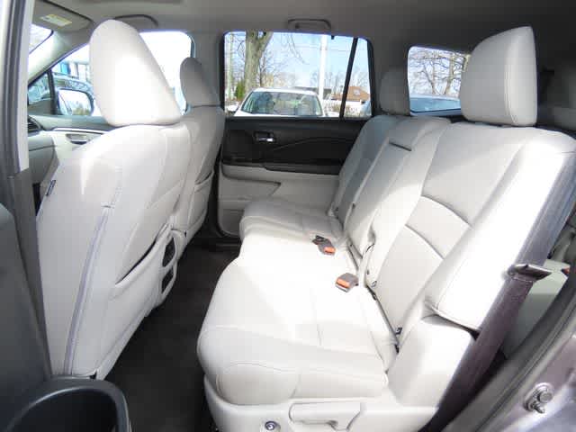 Thumbnail: 2019 Honda Pilot - 15