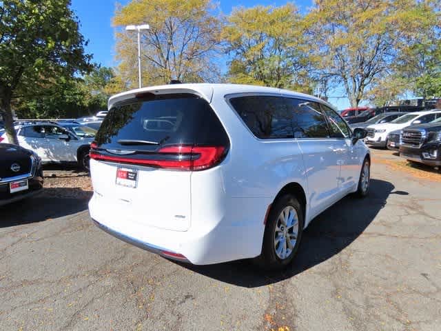 Thumbnail: 2024 Chrysler Pacifica - 4