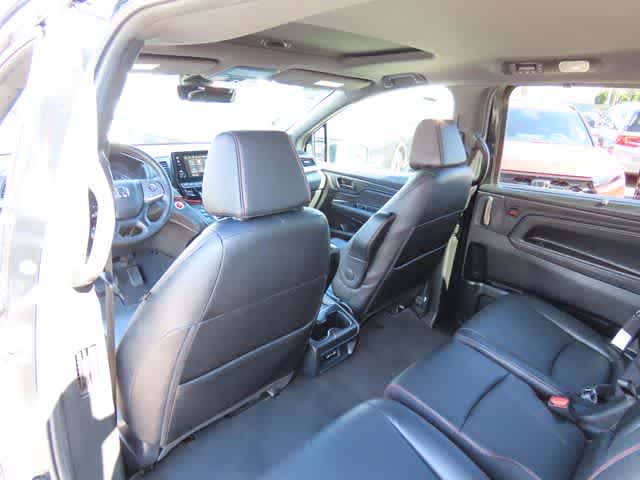 Thumbnail: 2023 Honda Odyssey - 15